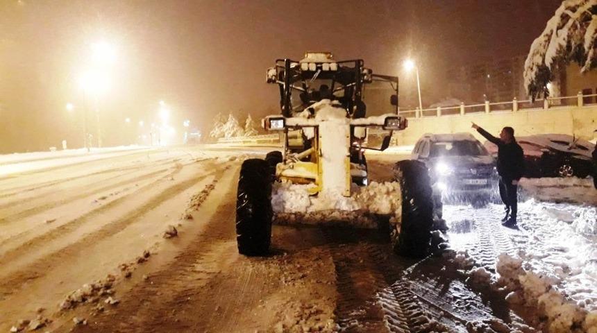 Bayburt&rsquo;ta kar mesaisi