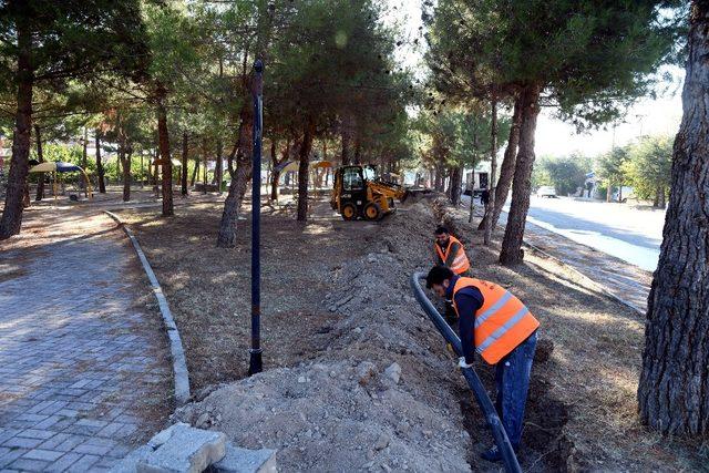 Isparta’daki parklar damlama sulama sistemine geçti