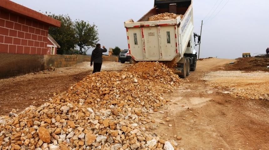 Kırsalda 5 koldan yol &ccedil;alışması