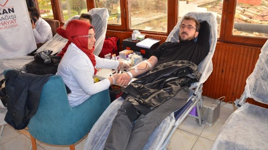 &Ouml;ğrencilerden kan bağışı etkinliği
