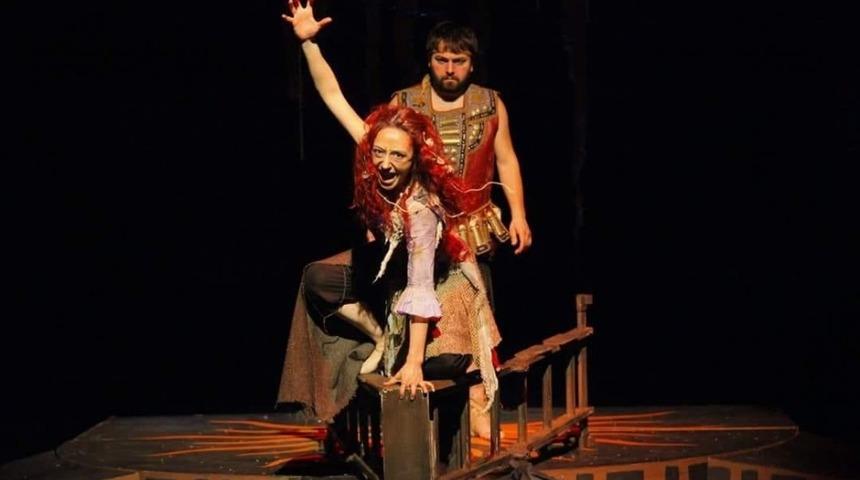 &Ouml;d&uuml;ll&uuml; oyuncu Erzurum&rsquo;da sahne alacak