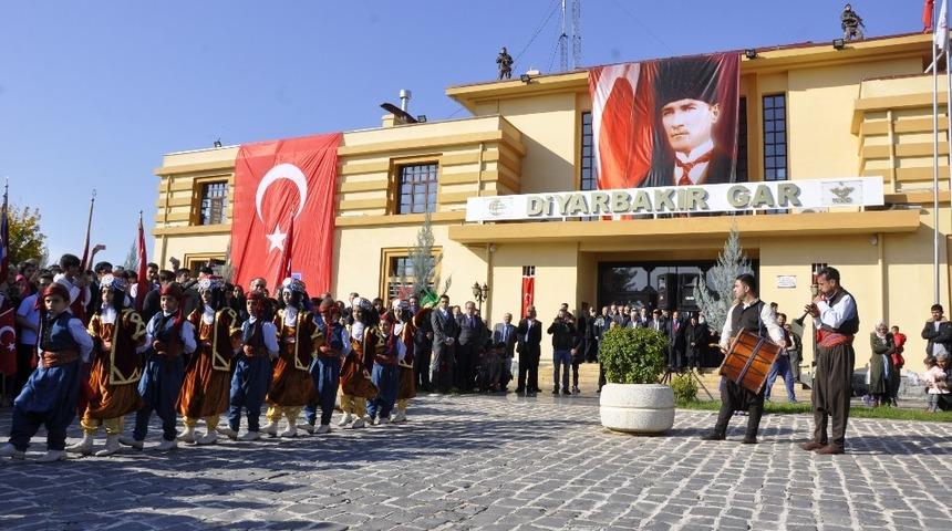 Atat&uuml;rk&rsquo;&uuml;n Diyarbakır&rsquo;a gelişinin 81&rsquo;inci yılı coşkuyla kutlandı