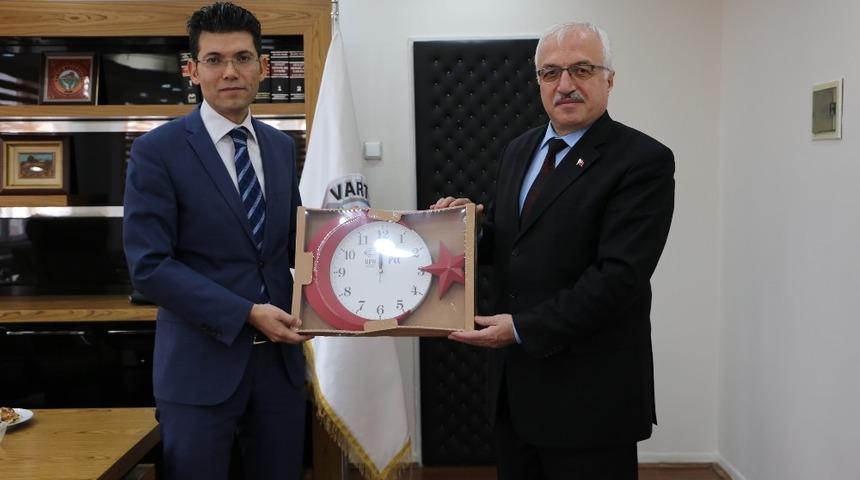 PTT Başm&uuml;d&uuml;r&uuml; Ocak&rsquo;tan Kaymakam Ka&ccedil;maz&rsquo;a ziyaret