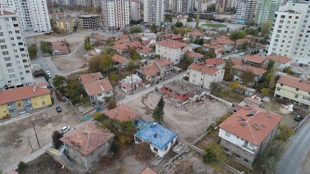 Başkan Çolakbayrakdar, “Hayalleri gerçekleştirerek, mutlu yuvalar inşa ediyoruz”