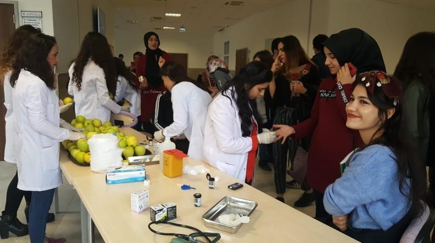 &Uuml;niversitede  D&uuml;nya Diyabet G&uuml;n&uuml; Etkinliği D&uuml;zenlendi