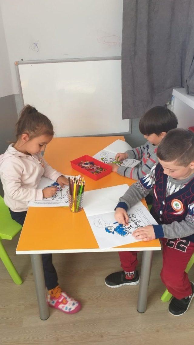 Erzincan’da minik öğrencilere atık bilgilendirme eğitimi verildi