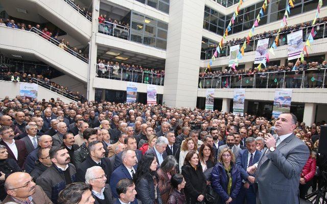 Yeniden aday olan Başkan Taşdelen personelle bir araya geldi