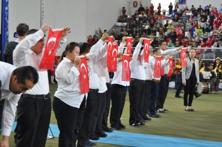 Down Sendromlu çocuklar İstiklal Marşını işaret dili ile okudu G5