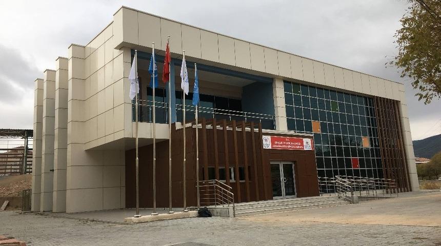 Akdağmadeni Gen&ccedil;lik Merkezi faaliyetlerine başladı