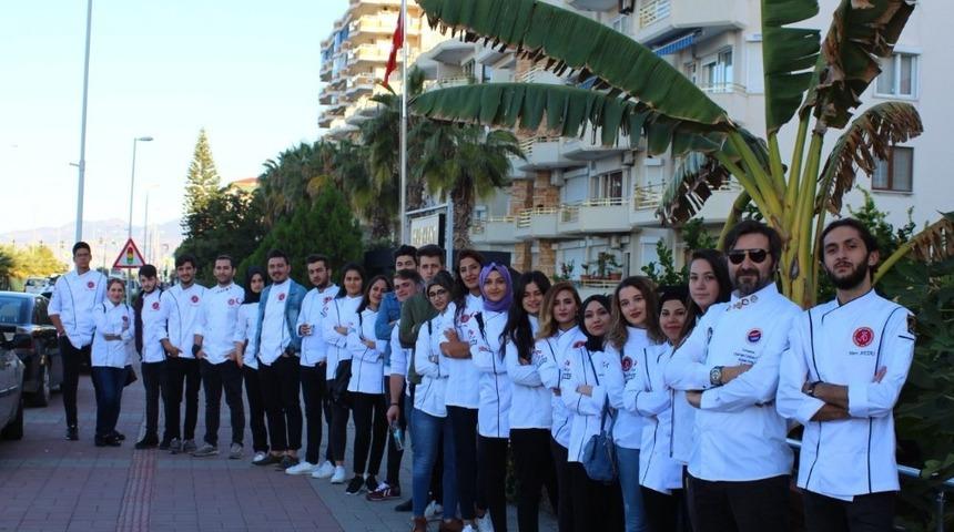 NEV&Uuml; &Ouml;ğrencileri &ldquo;Altın Kep&ccedil;e&rdquo;den 17 Madalya ve 2 Merit &ouml;d&uuml;l&uuml; ile d&ouml;nd&uuml;