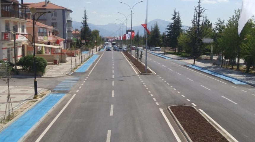 Bolvadin&rsquo;deki yol yapım &ccedil;alışmalarında b&uuml;y&uuml;k başarı