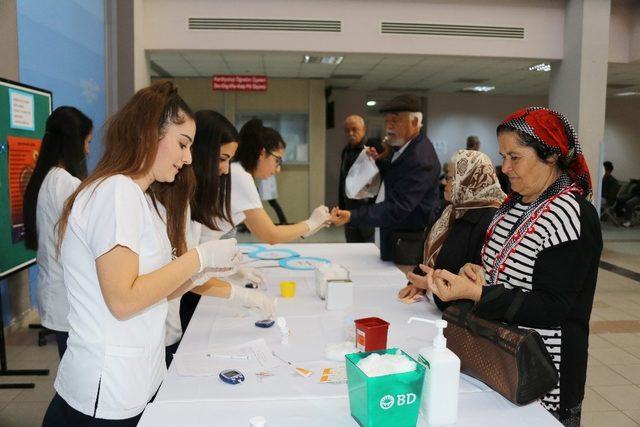 Akdeniz Üniversitesi Hastanesi’nde Dünya Diyabet Günü Kutlandı