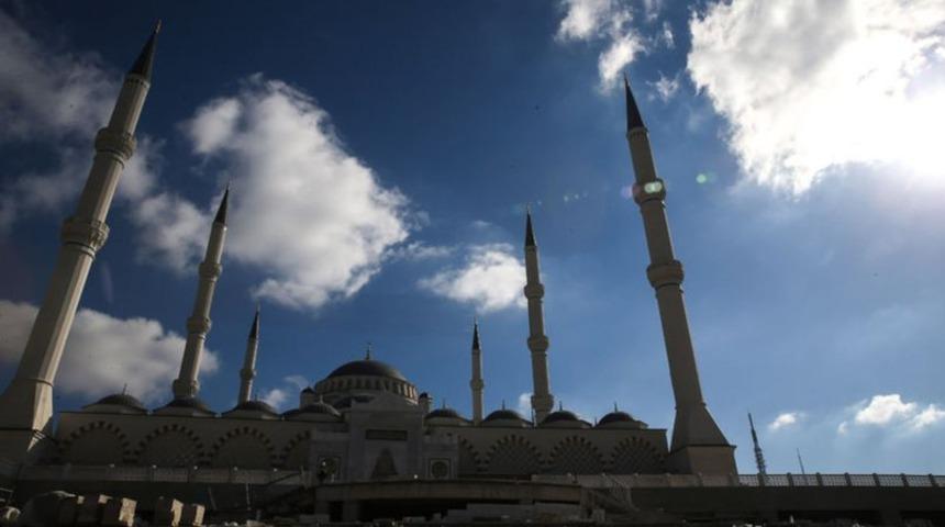 Çamlıca Camisi'nde ilk sela okundu