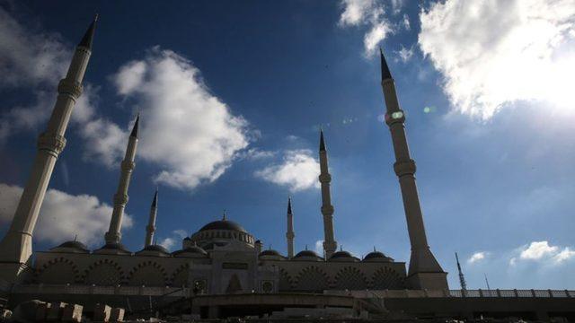 Çamlıca Camisi'nde ilk sela okundu