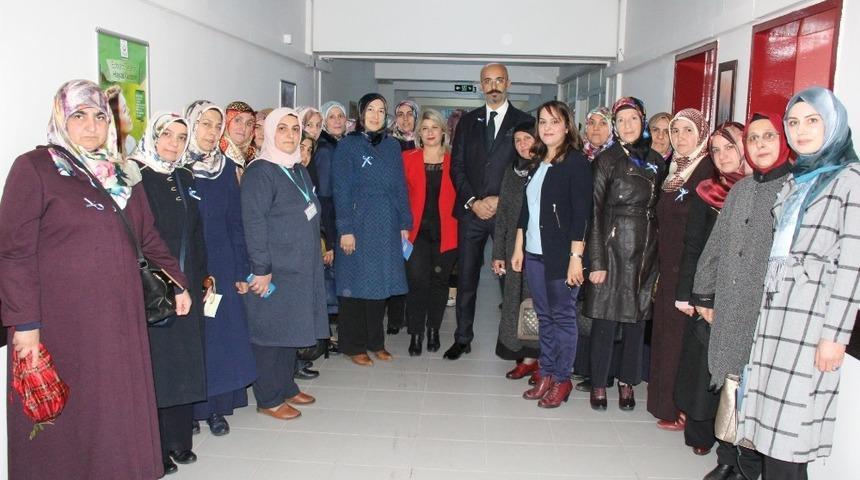 Diyabet hastalarına bilgilendirme semineri verildi