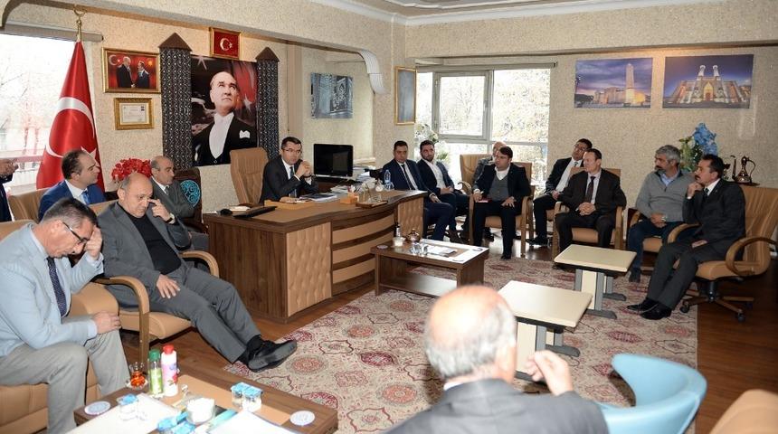 Vali Okay Memiş: &ldquo;Kar k&uuml;lfet değil nimettir&rdquo;