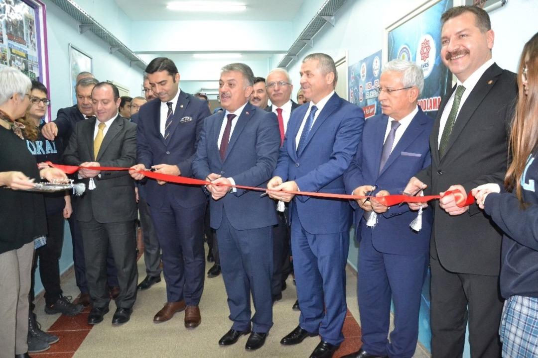 Vali Yazıcı: "İHA ve SİHA&rsquo;ları &uuml;rettikten sonra ter&ouml;rle m&uuml;cadelede başarı sağladık"