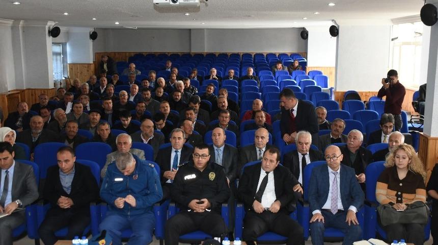 Kızılcahamam Kaymakamlığı muhtarlar toplantısı düzenledi