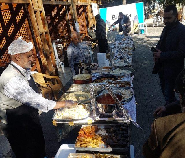 Öğrenciler yararına kermes düzenledi