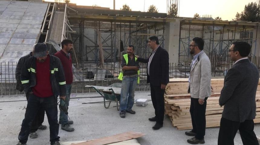 Rekt&ouml;r Polat, inşaat alanlarındaki &ccedil;alışmaları yerinde inceledi