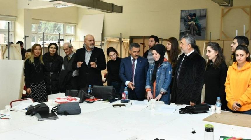 Vali Osman Kaymak, Rekt&ouml;r Bilgi&ccedil; eşliğinde GSF&rsquo;yi gezdi