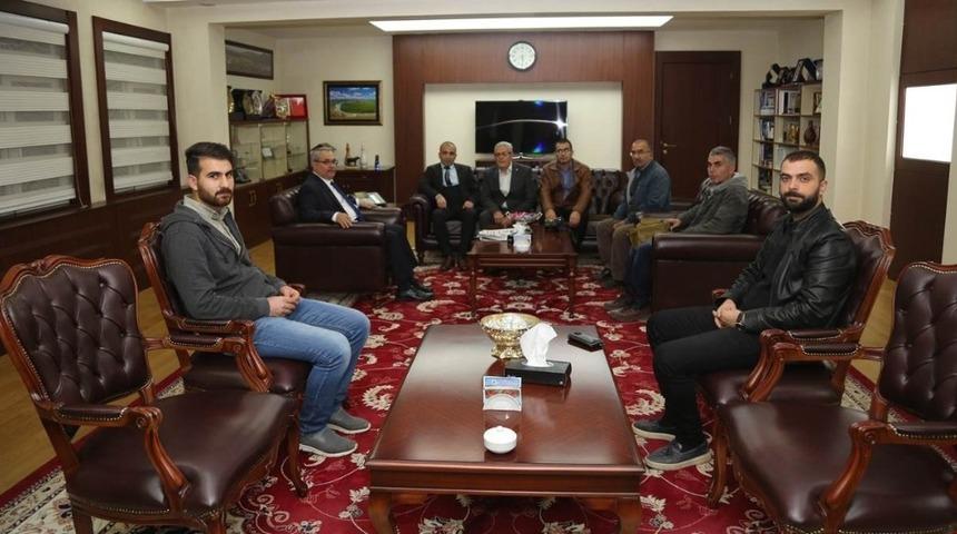 Gazetecilerden Vali G&uuml;nd&uuml;z&ouml;z&rsquo;e ziyaret