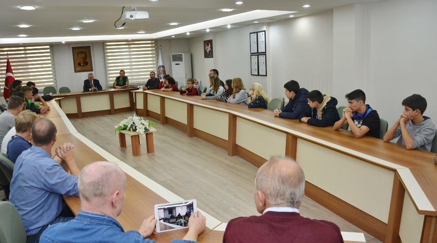 Avrupalı &ouml;ğrenciler Salihli&rsquo;yi tanıyor