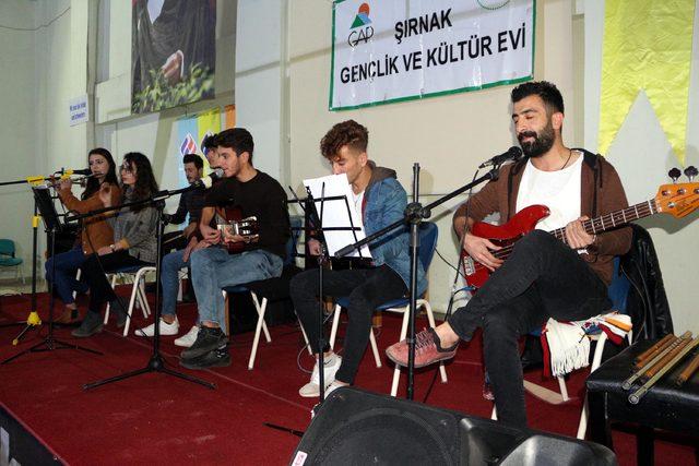 Şırnak'ta, konserin giriş bileti 'kitap' oldu