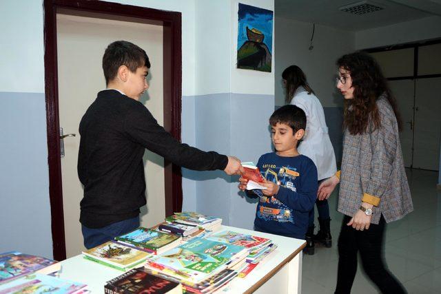 Şırnak'ta, konserin giriş bileti 'kitap' oldu