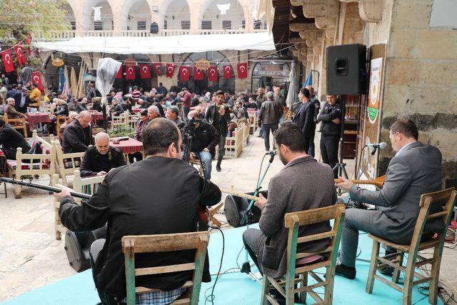 Ödüllü Aşık Sefai, eserleri ile etkinliklerin startını verdi