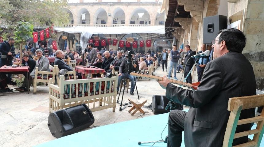 Ödüllü Aşık Sefai, eserleri ile etkinliklerin startını verdi