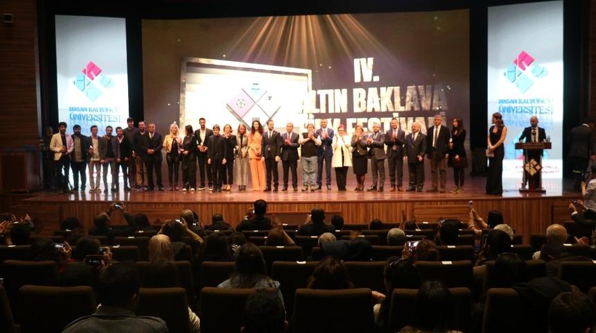 Altın Baklava Film Festivali&rsquo;nde &ouml;d&uuml;ller sahiplerini buldu