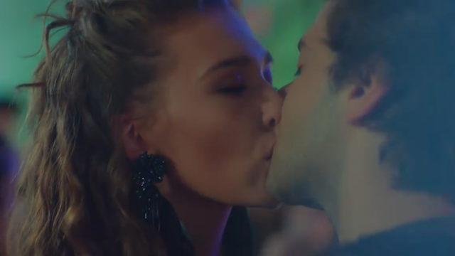 Bizim Hikaye 47. son bölümde Rahmet ve Deniz'in ateşli öpüşme sahnesi! Bizim Hikaye 48. yeni bölüm fragmanı yayınlandı mı?