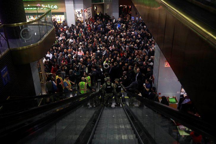 New York'taki kar fırtınası yüzlerce kişiyi mahsur bıraktı G2