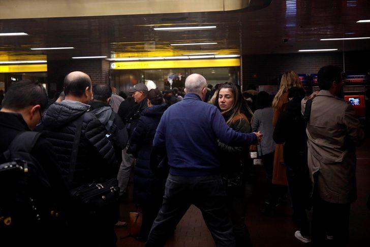 New York'taki kar fırtınası yüzlerce kişiyi mahsur bıraktı G3