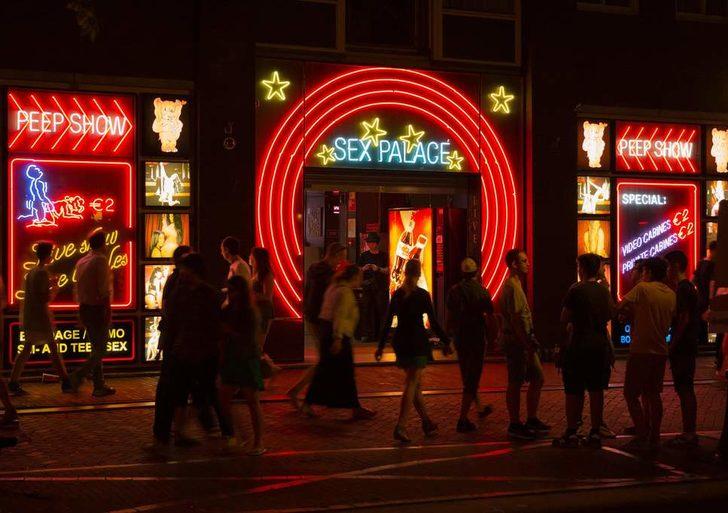 Genelevleriyle ünlü sokakta kredi kartı yasağı G5