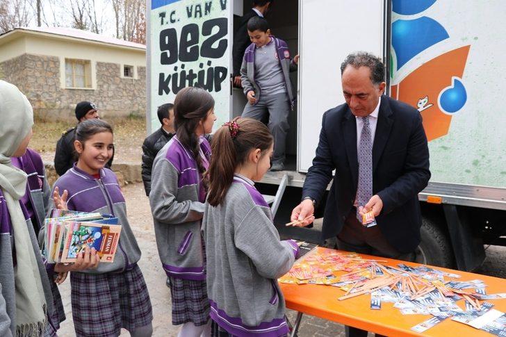 Kitaplar okuyucunun ayağına götürülüyor G4