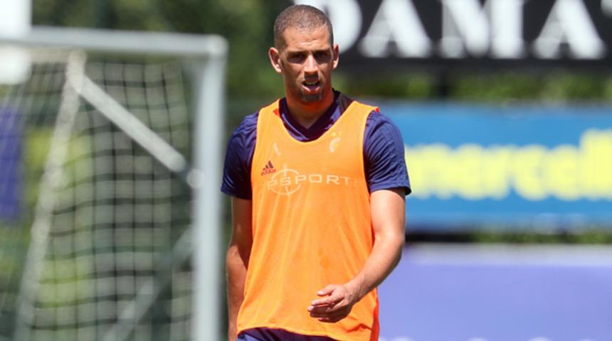 Tuttosport: Real Betis sezon sonunda Islam Slimani transferini bitirecek