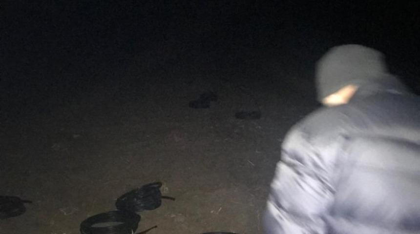 Kablo hırsızı su&ccedil;&uuml;st&uuml; yakalandı