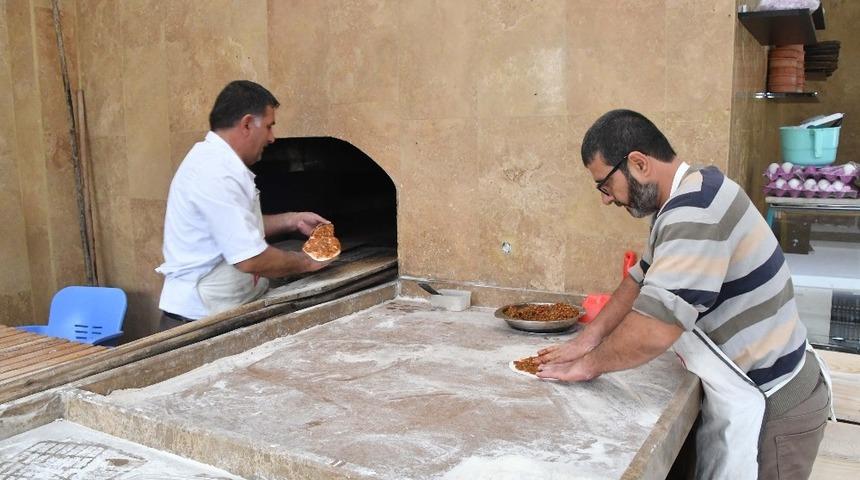 Adıyaman &Uuml;niversitesi fırınında y&ouml;resel k&uuml;lt&uuml;r yaşamaya devam ediyor