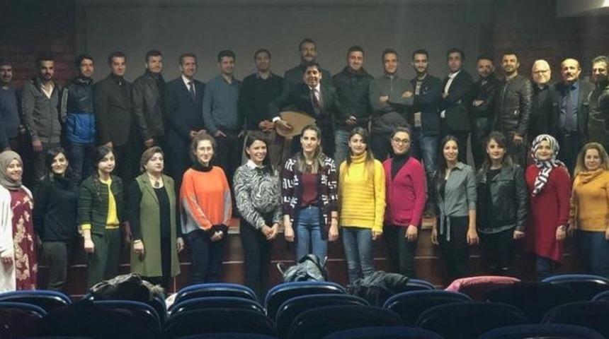 Van Milli Eğitim M&uuml;d&uuml;rl&uuml;ğ&uuml; &ccedil;alışanları koro kurdu
