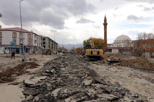 Gürpınar’da alt ve üstyapı çalışmaları devam ediyor