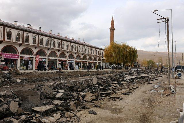 Gürpınar’da alt ve üstyapı çalışmaları devam ediyor