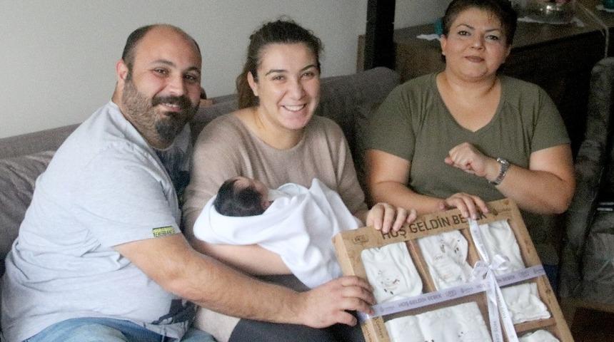 &Ccedil;ankayalı ailelere &ldquo;hoş geldin bebek&rdquo; hediyesi