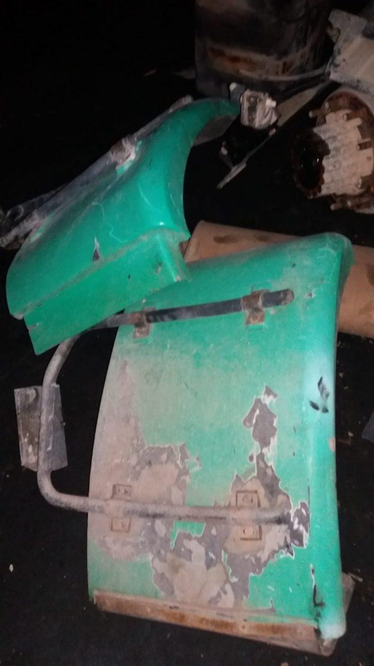 Çaldıkları kamyonun parçalarını satmak isterken yakalandılar G4