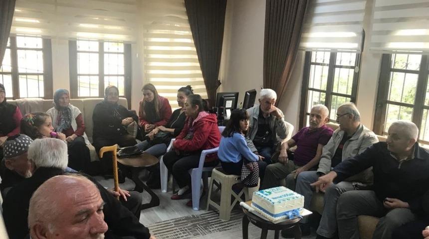 Emekli Evleri&rsquo;nde doğum g&uuml;n&uuml; kutlandı