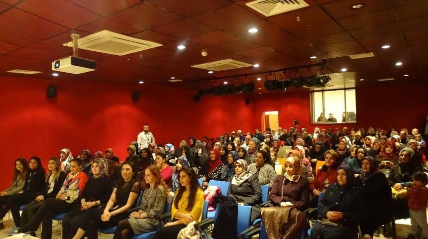 Aile Okulu&rsquo;nun dersleri devam ediyor