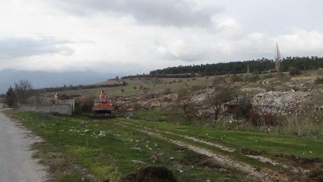 İstimlak edilen köyde yıkım çalışmaları başladı