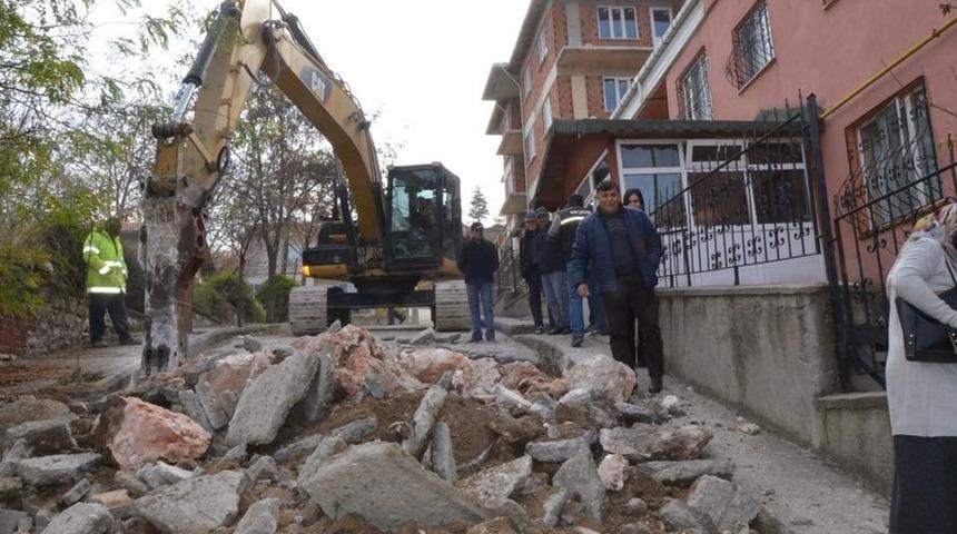 Emet&rsquo;te kaldırım ve parke taşı d&ouml;şeme &ccedil;alışmaları