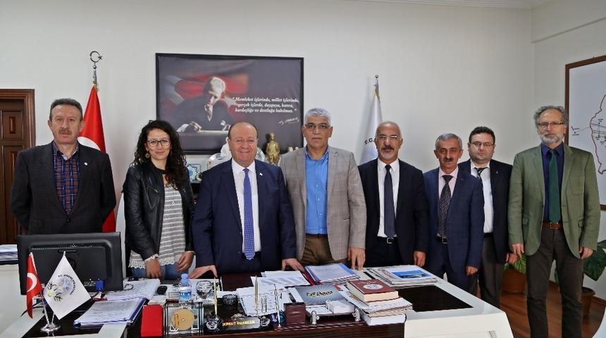 Başkan &Ouml;zakcan sendikacıları ağırladı